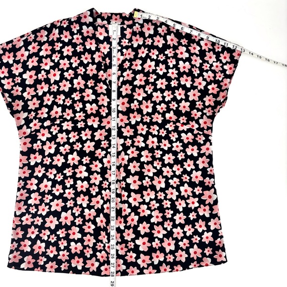 Cabi Harmony Blouse # 5347, Pink and Red Floral Short Sleeve V-Neck Top, Medium - Picture 16 of 17